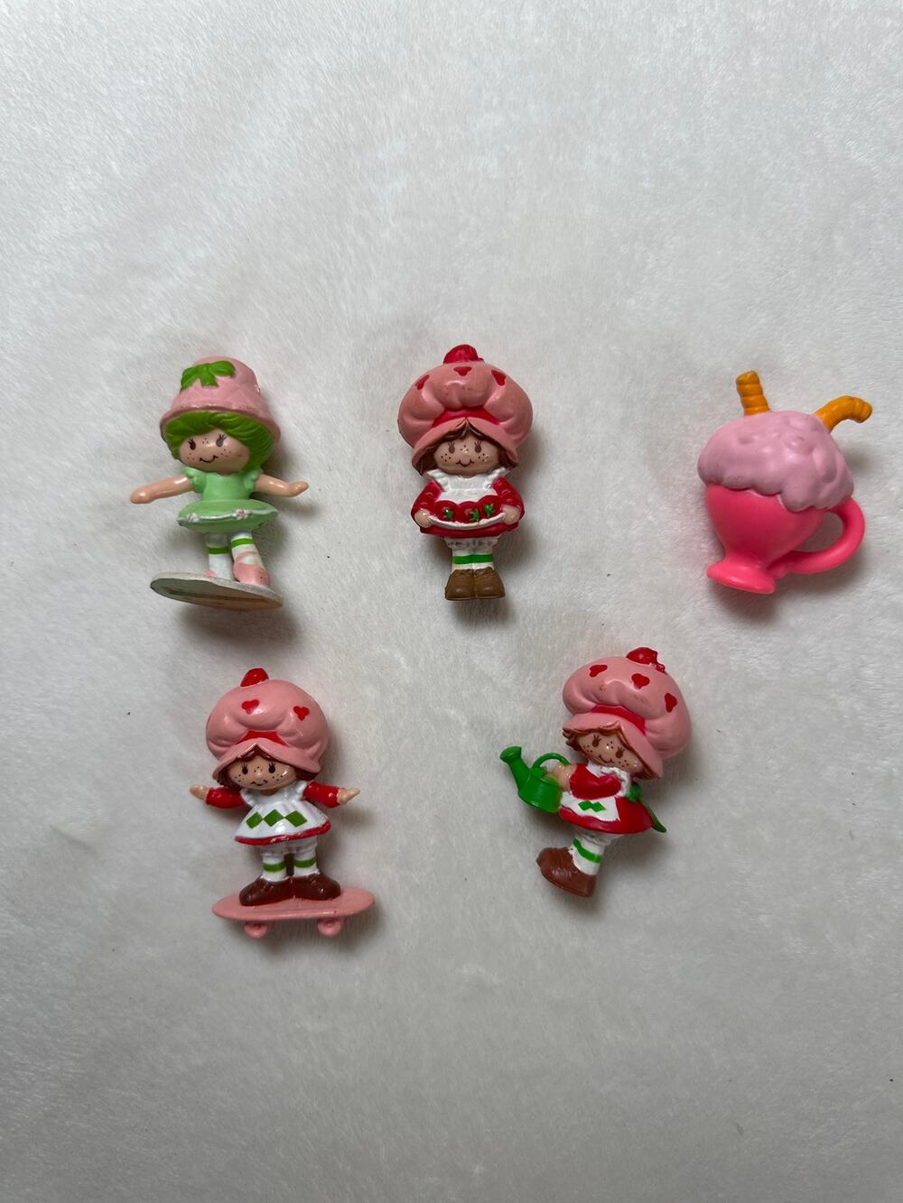Vintage Strawberry Shortcake Mini Figures Lot Kenner 1980s Skateboard Tea Cup